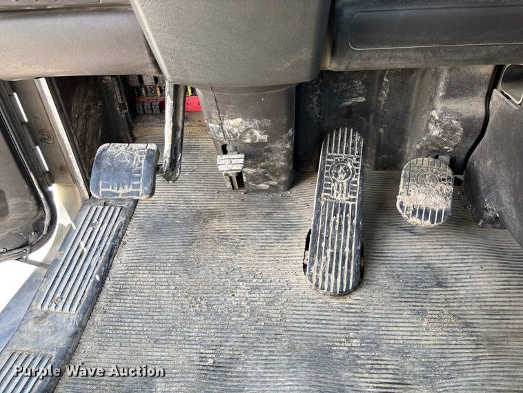 image for item FC1729 2020 Kenworth T800 semi truck