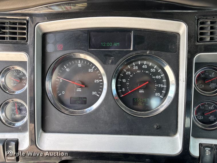 image for item FC1729 2020 Kenworth T800 semi truck