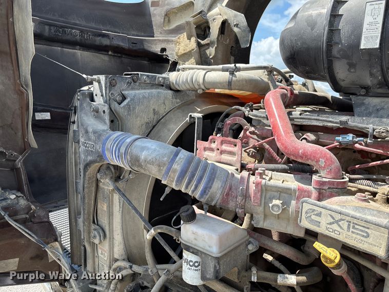 image for item FC1729 2020 Kenworth T800 semi truck