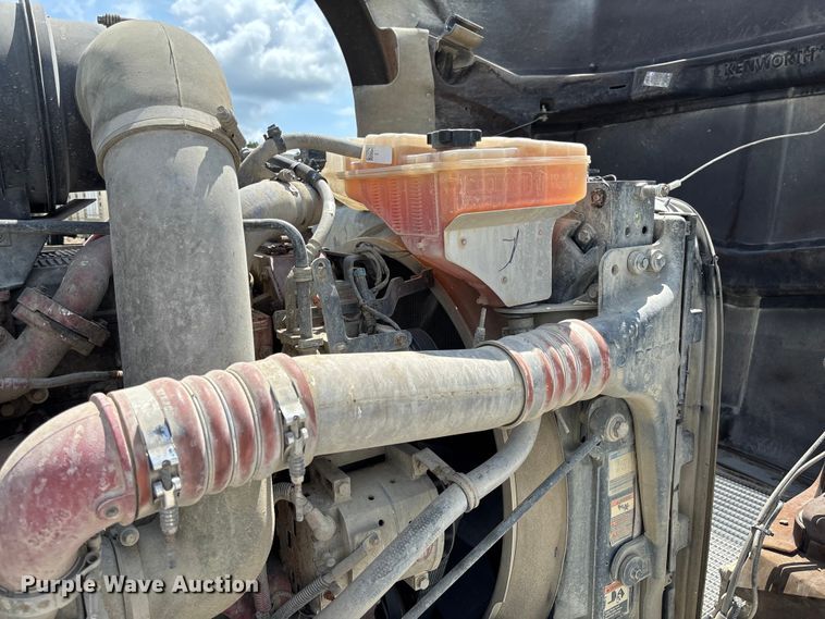 image for item FC1729 2020 Kenworth T800 semi truck