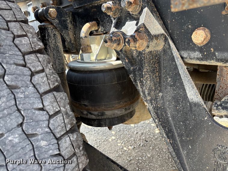 image for item FC1729 2020 Kenworth T800 semi truck