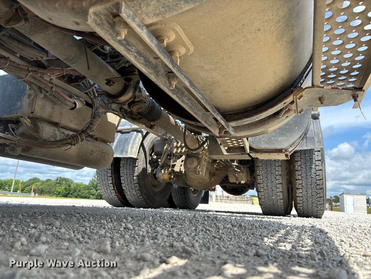 image for item FC1729 2020 Kenworth T800 semi truck