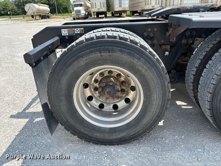 image for item FC1729 2020 Kenworth T800 semi truck
