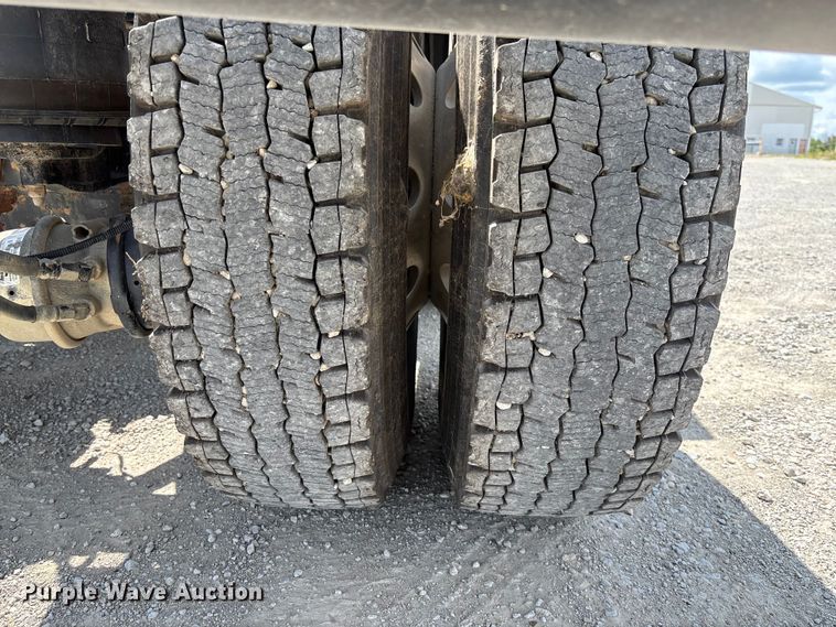 image for item FC1729 2020 Kenworth T800 semi truck