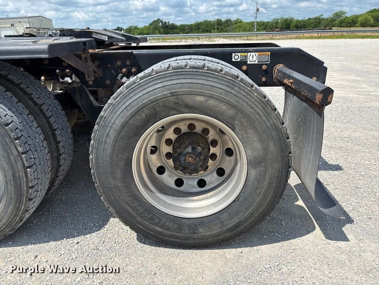 image for item FC1729 2020 Kenworth T800 semi truck