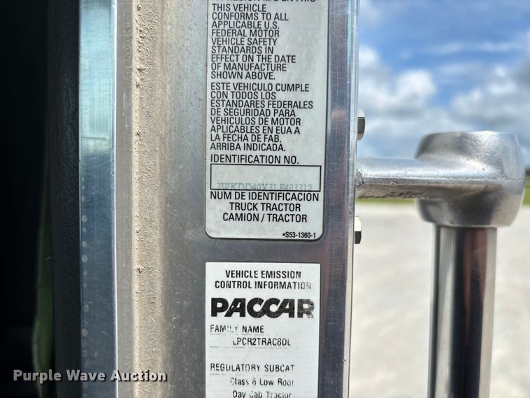 image for item FC1729 2020 Kenworth T800 semi truck