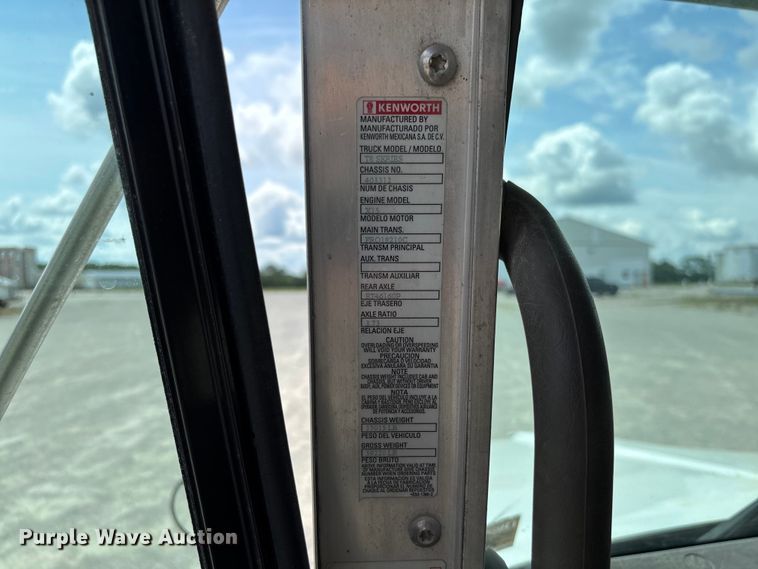 image for item FC1729 2020 Kenworth T800 semi truck