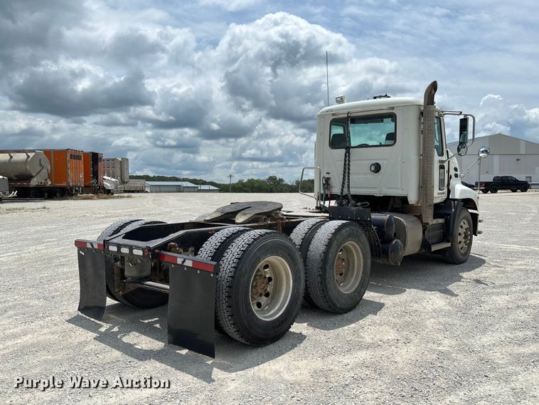 image for item FC1730 2016 Mack CXU613 semi truck