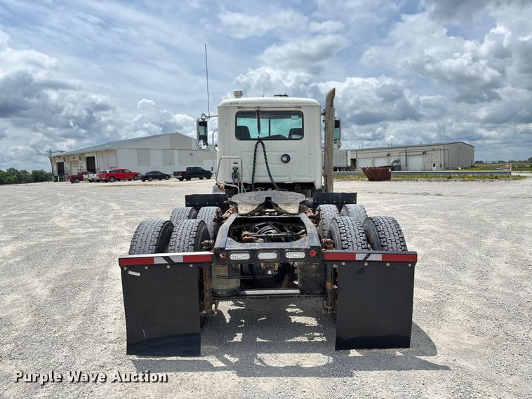 image for item FC1730 2016 Mack CXU613 semi truck