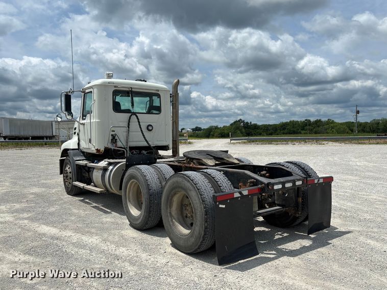 image for item FC1730 2016 Mack CXU613 semi truck