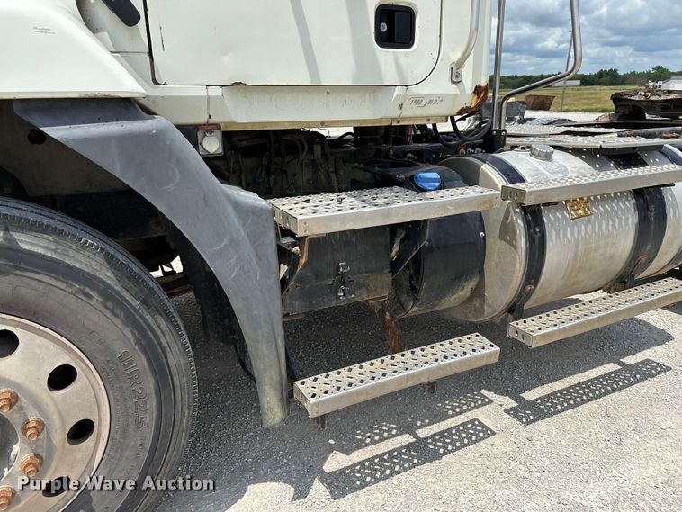 image for item FC1730 2016 Mack CXU613 semi truck