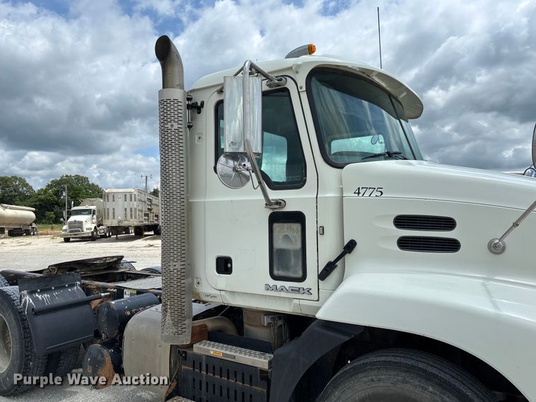 image for item FC1730 2016 Mack CXU613 semi truck