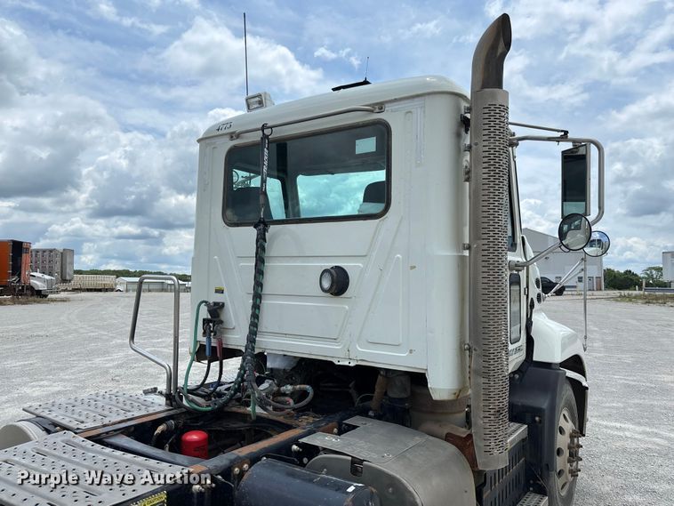 image for item FC1730 2016 Mack CXU613 semi truck