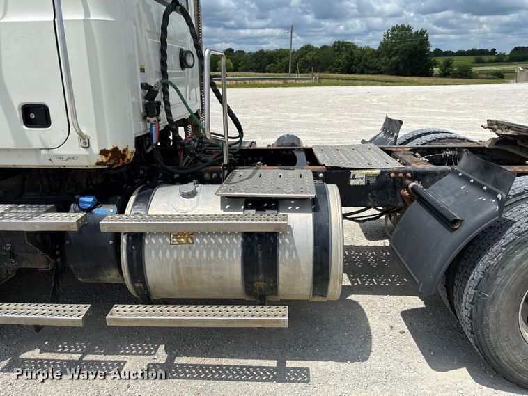 image for item FC1730 2016 Mack CXU613 semi truck