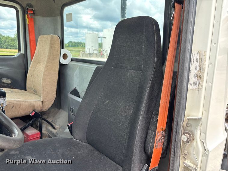 image for item FC1730 2016 Mack CXU613 semi truck