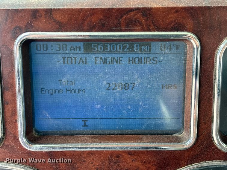 image for item FC1730 2016 Mack CXU613 semi truck