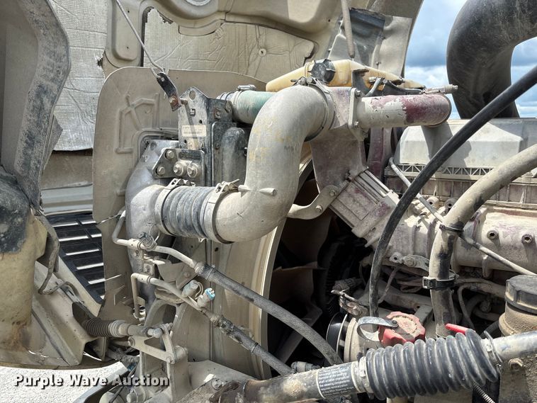 image for item FC1730 2016 Mack CXU613 semi truck
