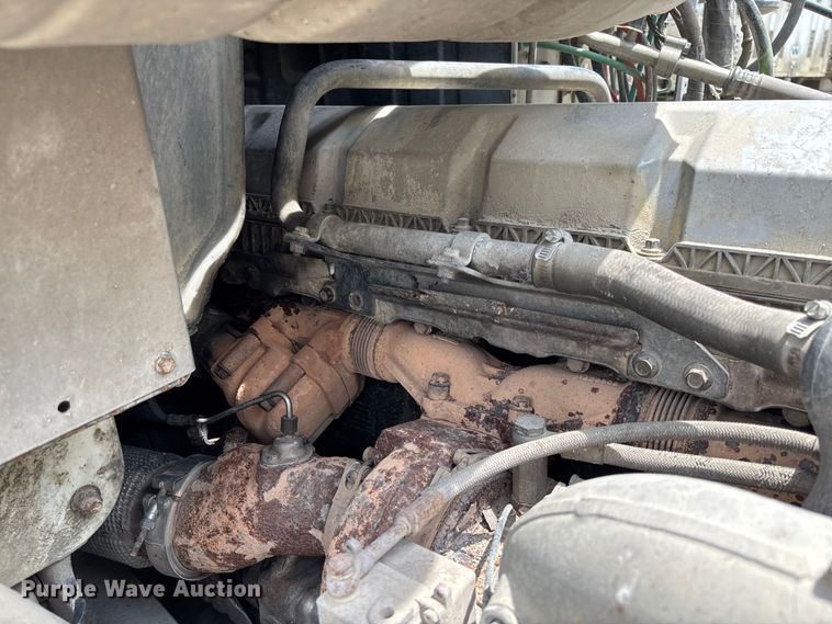 image for item FC1730 2016 Mack CXU613 semi truck