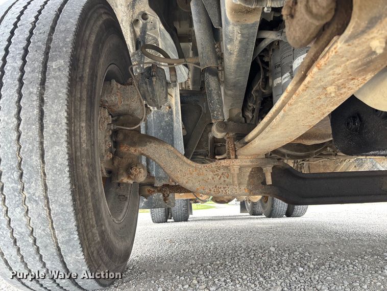 image for item FC1730 2016 Mack CXU613 semi truck