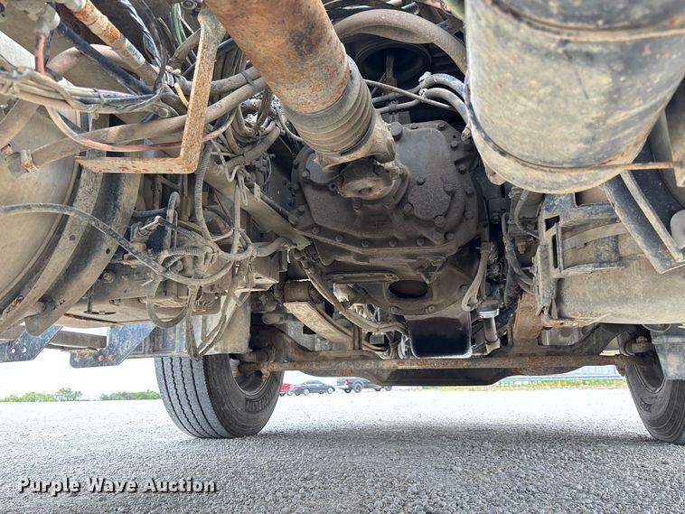 image for item FC1730 2016 Mack CXU613 semi truck