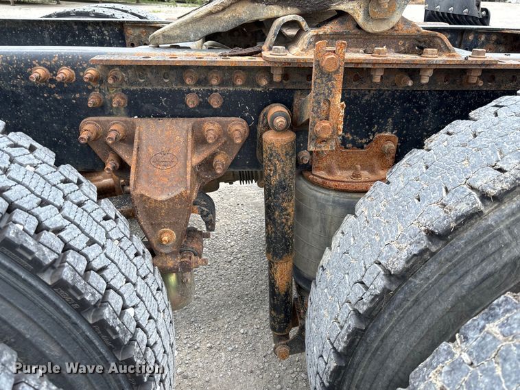 image for item FC1730 2016 Mack CXU613 semi truck