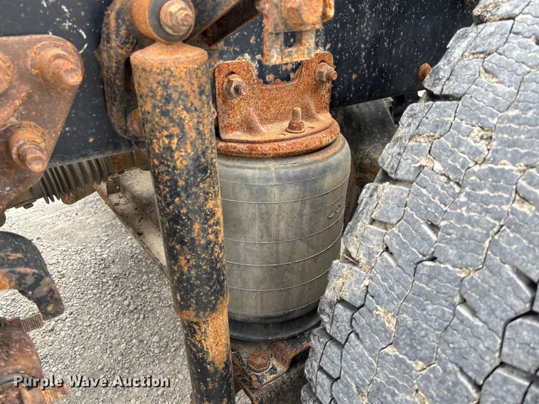 image for item FC1730 2016 Mack CXU613 semi truck