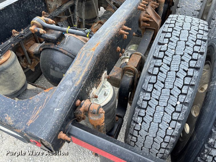 image for item FC1730 2016 Mack CXU613 semi truck