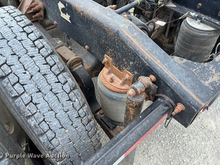image for item FC1730 2016 Mack CXU613 semi truck
