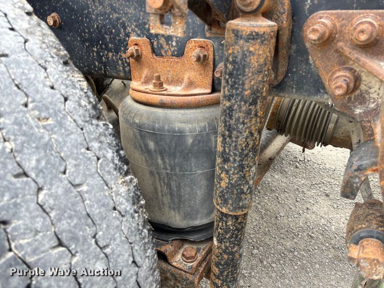 image for item FC1730 2016 Mack CXU613 semi truck
