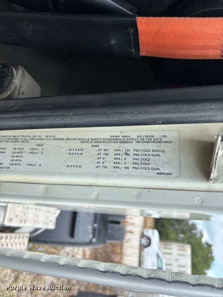 image for item FC1730 2016 Mack CXU613 semi truck