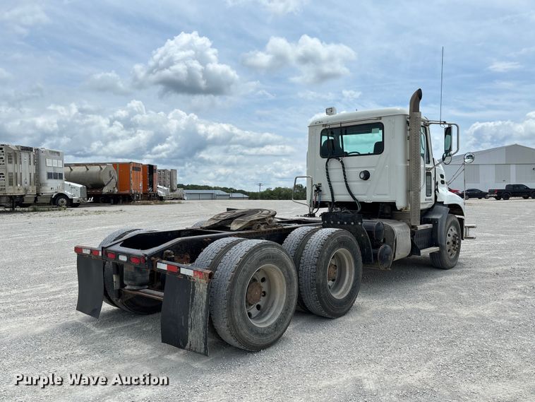 image for item FC1731 2016 Mack CXU613 semi truck