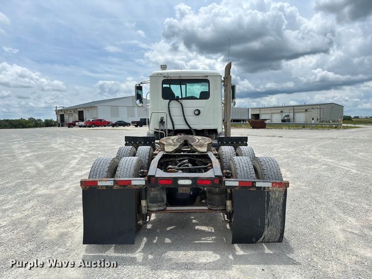 image for item FC1731 2016 Mack CXU613 semi truck