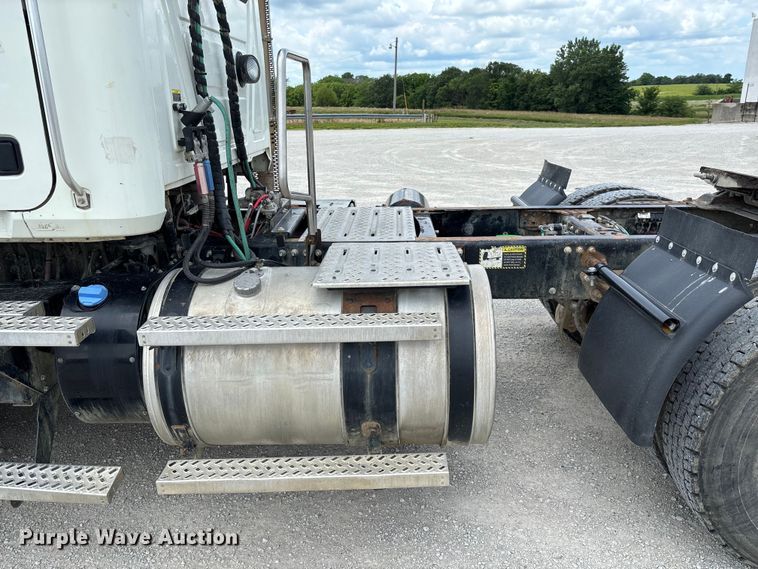 image for item FC1731 2016 Mack CXU613 semi truck