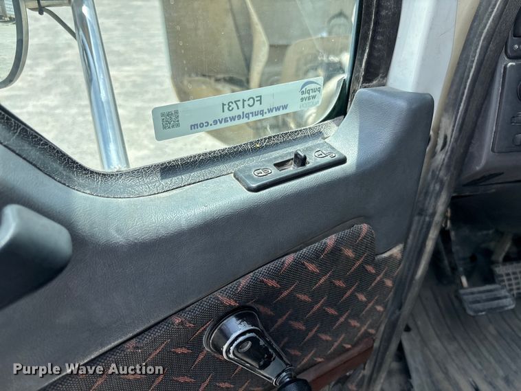 image for item FC1731 2016 Mack CXU613 semi truck