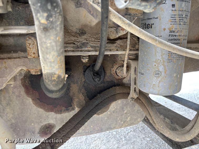 image for item FC1731 2016 Mack CXU613 semi truck
