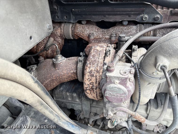 image for item FC1731 2016 Mack CXU613 semi truck