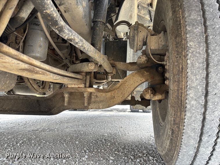 image for item FC1731 2016 Mack CXU613 semi truck