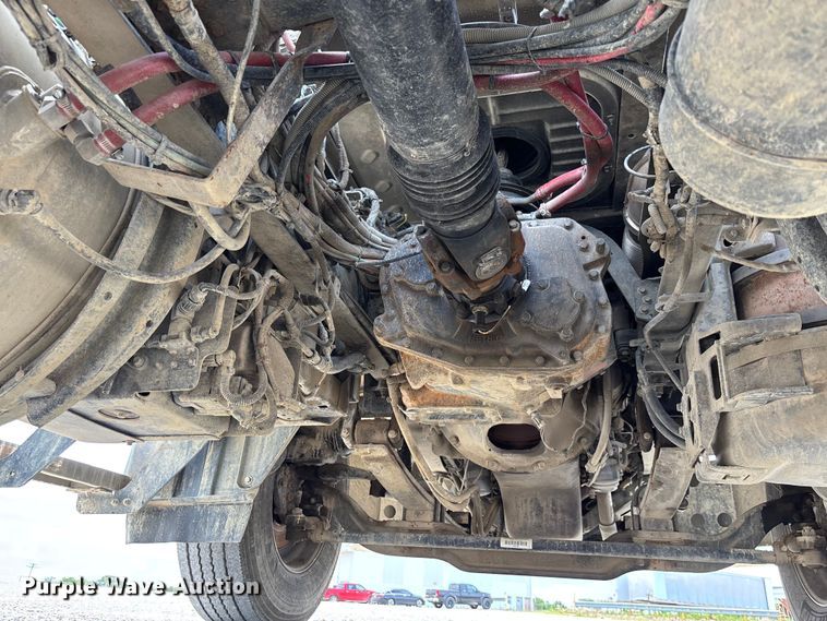 image for item FC1731 2016 Mack CXU613 semi truck