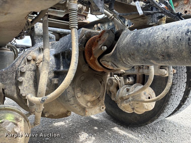 image for item FC1731 2016 Mack CXU613 semi truck