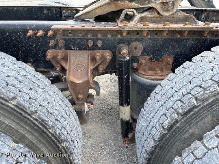 image for item FC1731 2016 Mack CXU613 semi truck