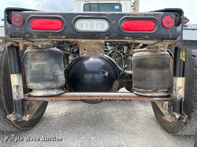 image for item FC1731 2016 Mack CXU613 semi truck