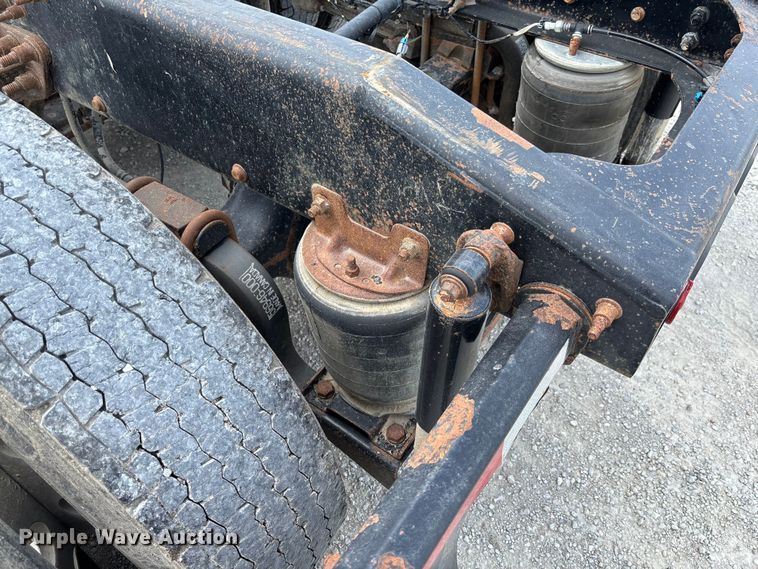 image for item FC1731 2016 Mack CXU613 semi truck