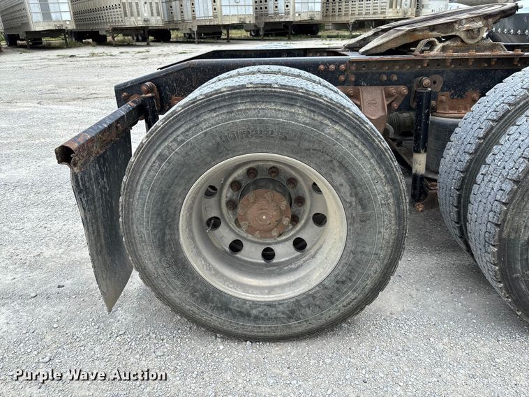 image for item FC1731 2016 Mack CXU613 semi truck