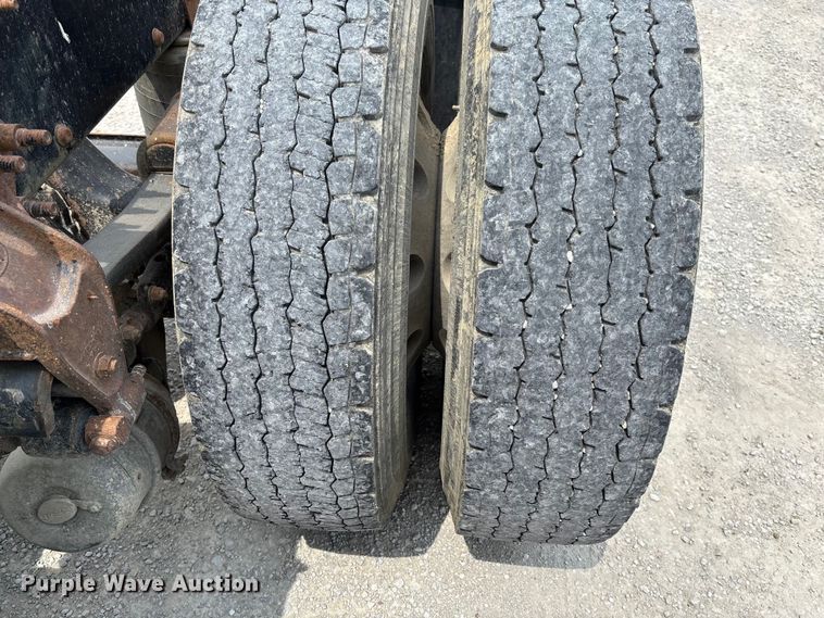 image for item FC1731 2016 Mack CXU613 semi truck