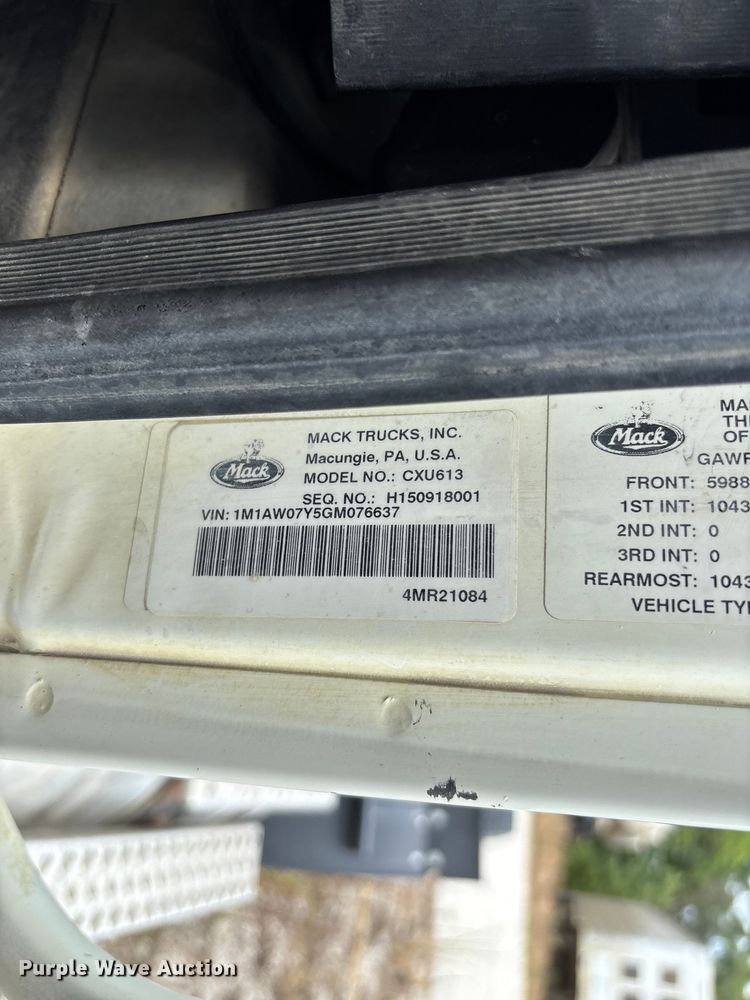 image for item FC1731 2016 Mack CXU613 semi truck