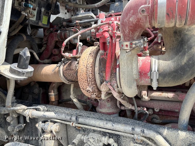 image for item FC1732 2014 Kenworth T800 semi truck