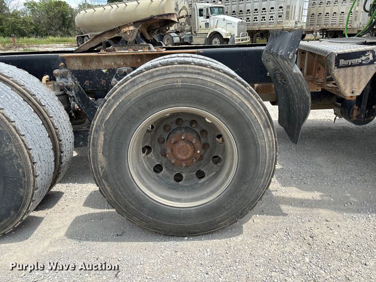 image for item FC1732 2014 Kenworth T800 semi truck
