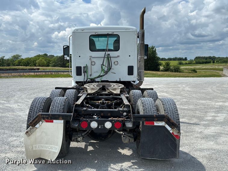 image for item FC1733 2019 Kenworth T880 semi truck