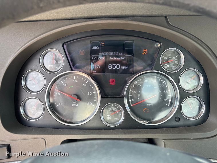 image for item FC1733 2019 Kenworth T880 semi truck