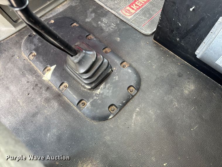 image for item FC1733 2019 Kenworth T880 semi truck
